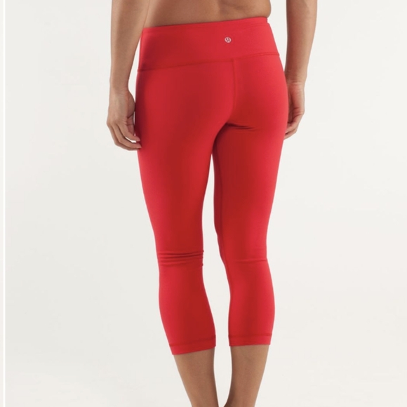 Lululemon Wunder Under Crop Currant like new - Picture 2 of 11